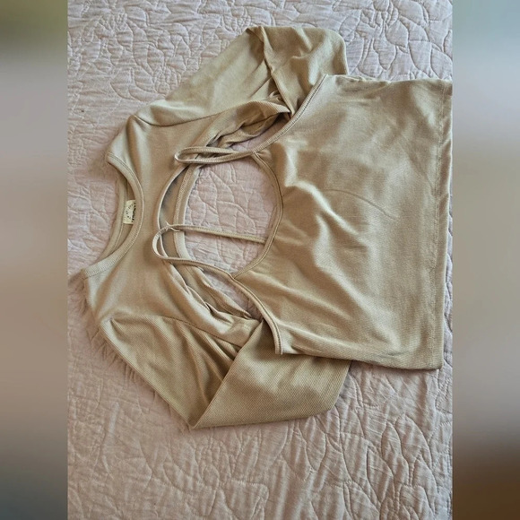 Cut Out Top - Picture 2 of 5